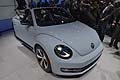 Volkswagen Beetle Cabriolet white R-Line prima mondiale al Los Angeles Auto Show 2012